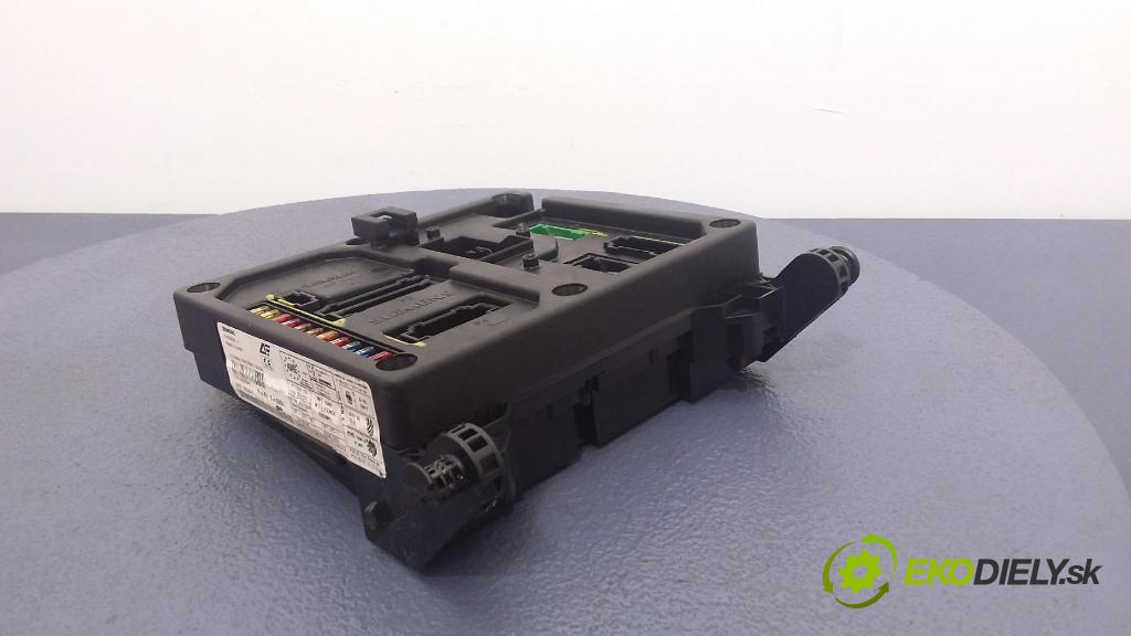 Volkswagen Sharan 2003 skrinka Poistky: 7M3962258AD