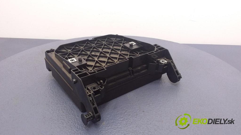 Volkswagen Sharan 2003 skrinka Poistky: 7M3962258AD