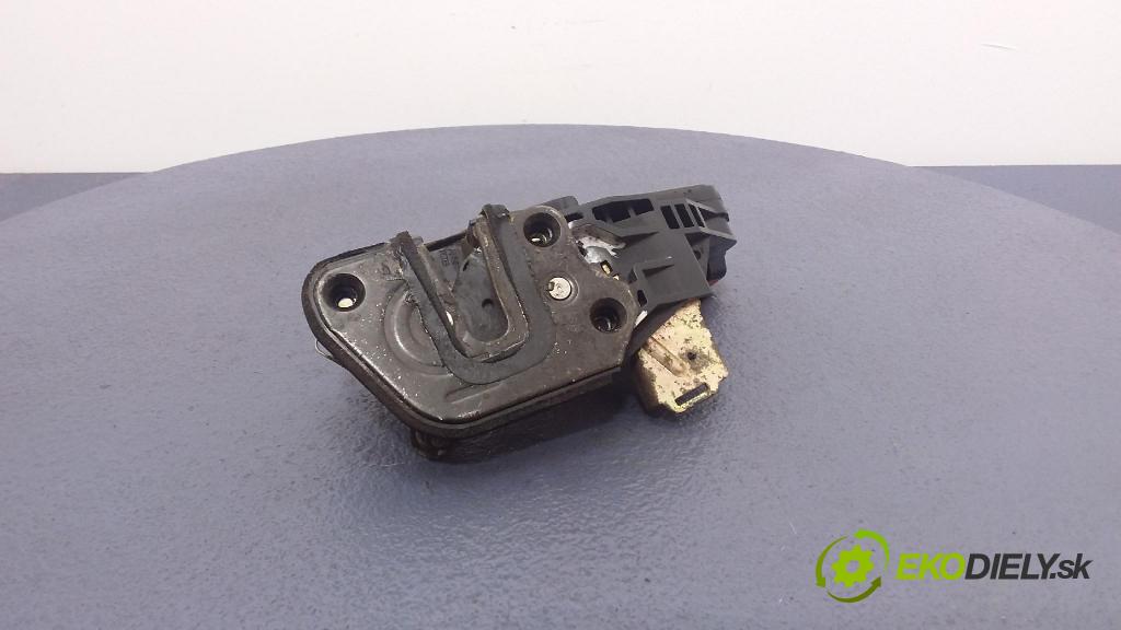 Hyundai Tucson 2006 zámok dvere Predné Vľavo: 01