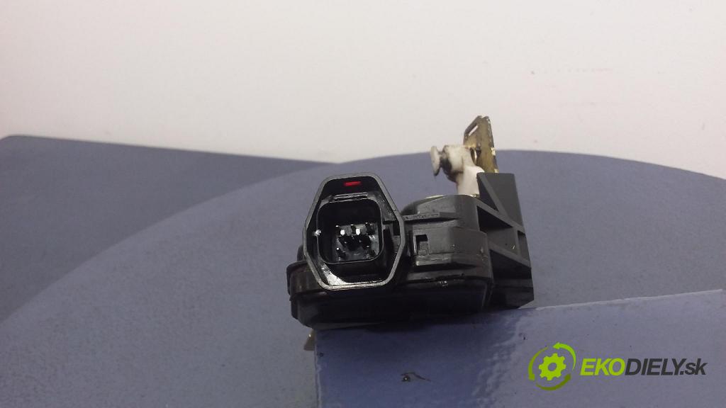 Hyundai Tucson 2006 zámok dvere Predné Vľavo: 01