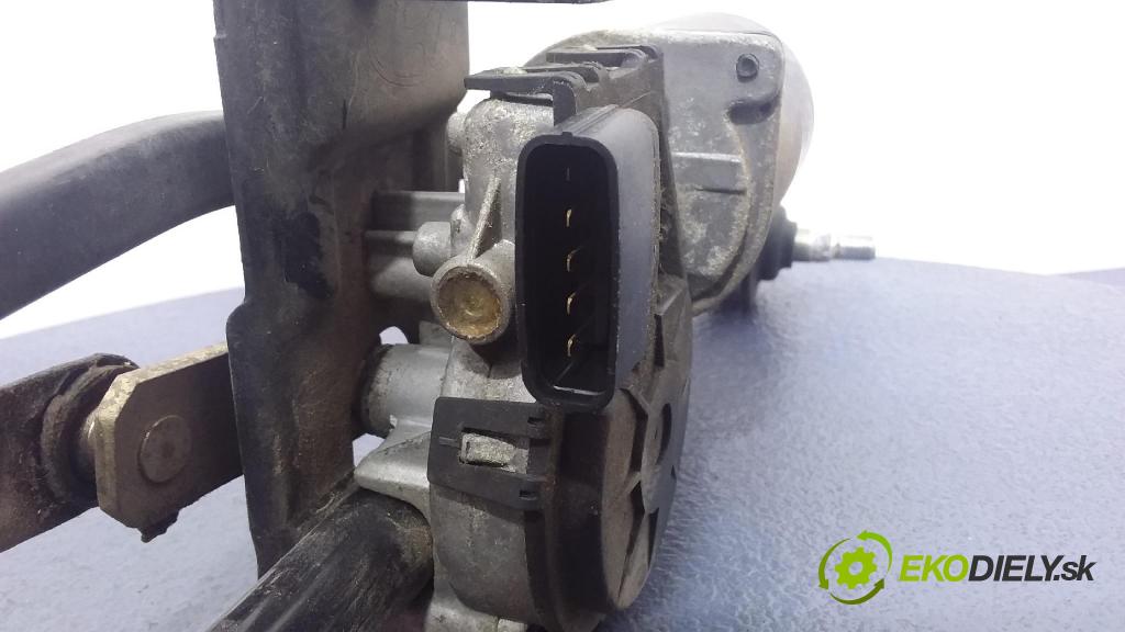 Hyundai Tucson 2006 mechanizmus motor: Stierače: Predné 01