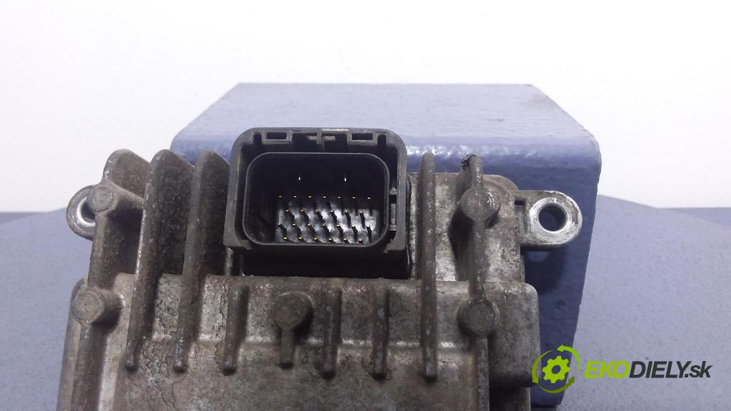 Opel Astra 2002 riadiaca jednotka 01