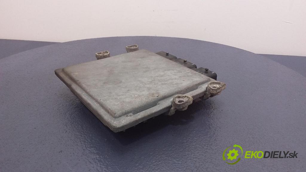 Ford Focus c-max 2003 riadiaca jednotka Motor: 3M5A-12A650-HK