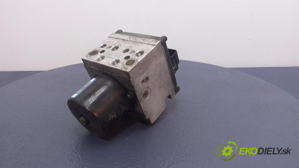 Volkswagen Passat 2007 čerpadlo ABS x 3C0614109D