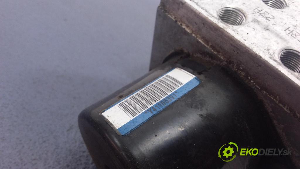 Volkswagen Passat 2007 čerpadlo ABS x 3C0614109D