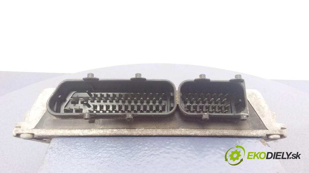 Skoda Octavia 1999 řídící jednotka Motor: 06A906019AN