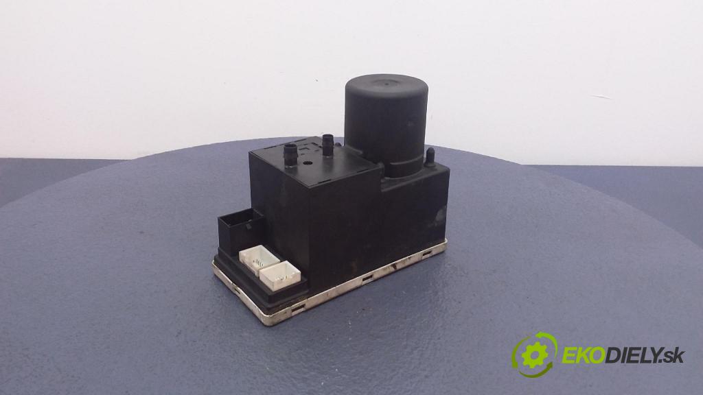 Audi A3 tdi 2000 pompa Centrálny: Zámok: 8D0862257B