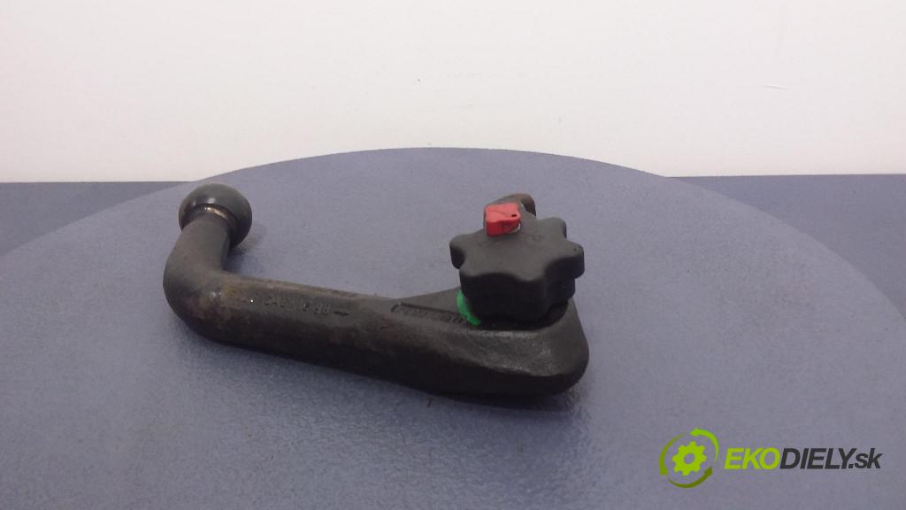 Audi A3 tdi 2000 výstuha narazník zad 8L0803882C