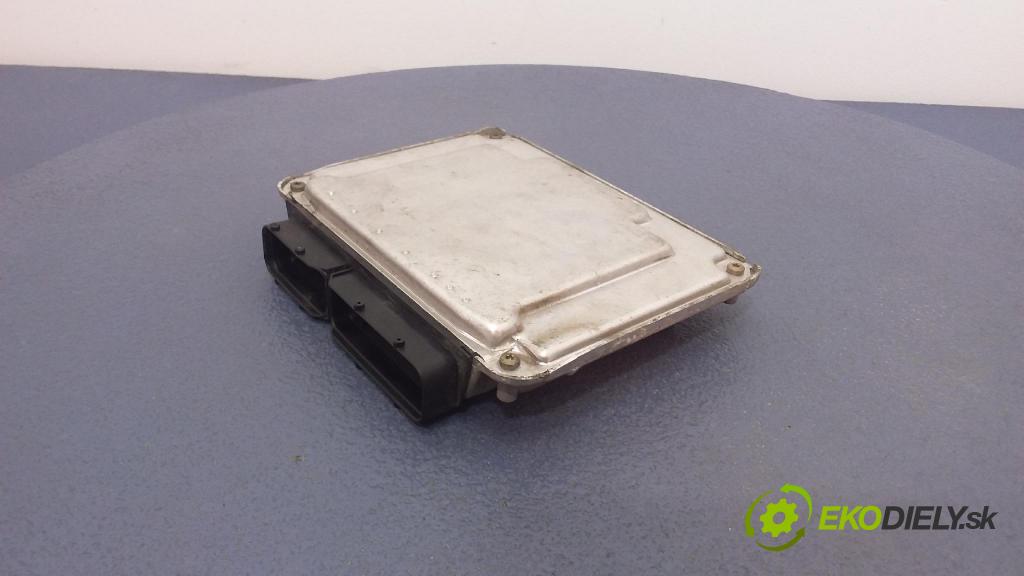 Volkswagen Polo 1999 řídící jednotka Motor: 038906012AS