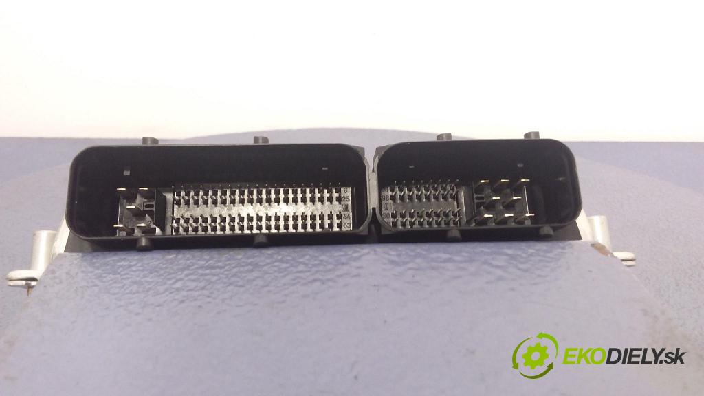 Audi A6 1999 riadiaca jednotka Motor: 8D0906018P