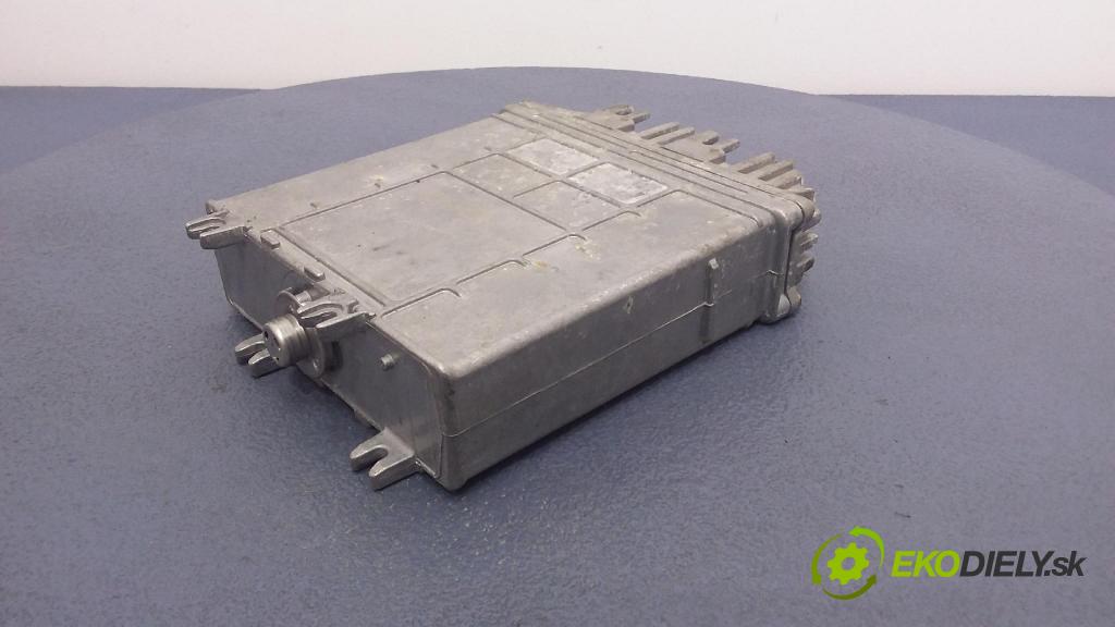 Audi A4 1997 řídící jednotka Motor: 028906021GM