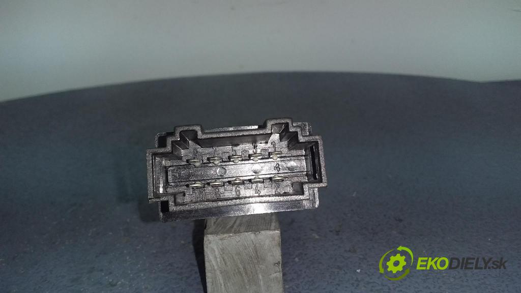 Audi A6 2000 Přepínač Světel: Nouzový 4B0941509K