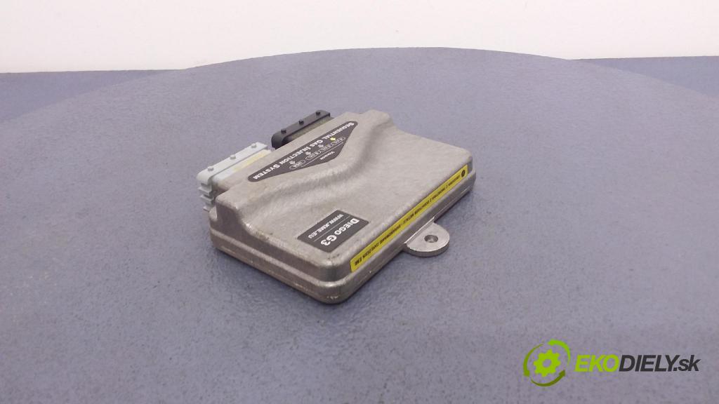 Volkswagen Passat 1999 řídící jednotka 67R-013787