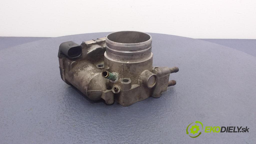 Volkswagen Passat 1999 škrticí klapka 06B133062E