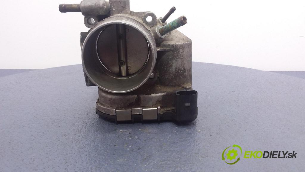 Volkswagen Passat 1999 škrticí klapka 06B133062E