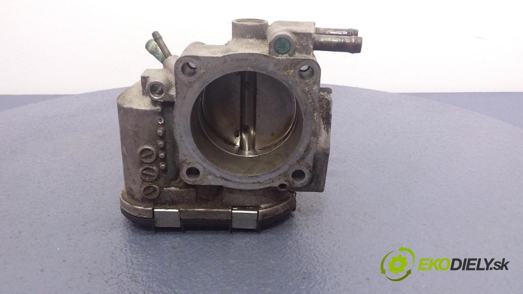 Volkswagen Passat 1999 škrticí klapka 06B133062E