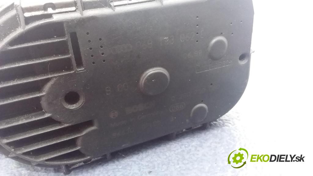 Volkswagen Passat 1999 škrticí klapka 06B133062E