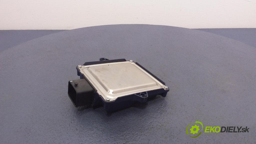 Skoda Octavia 1999 riadiaca jednotka 67R-011002