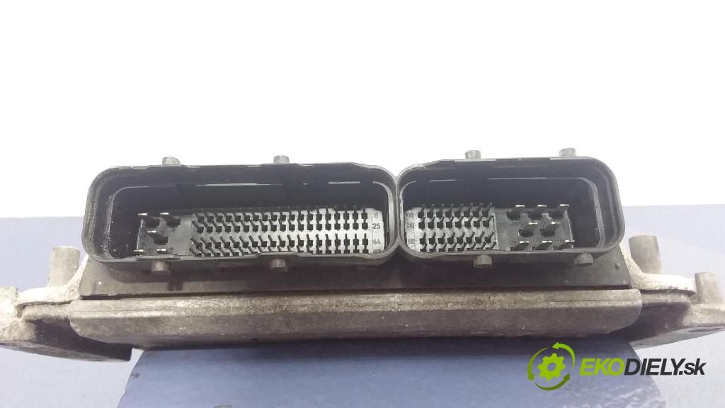 Chrysler Grand voyager 2001 řídící jednotka Motor: P04727664AC