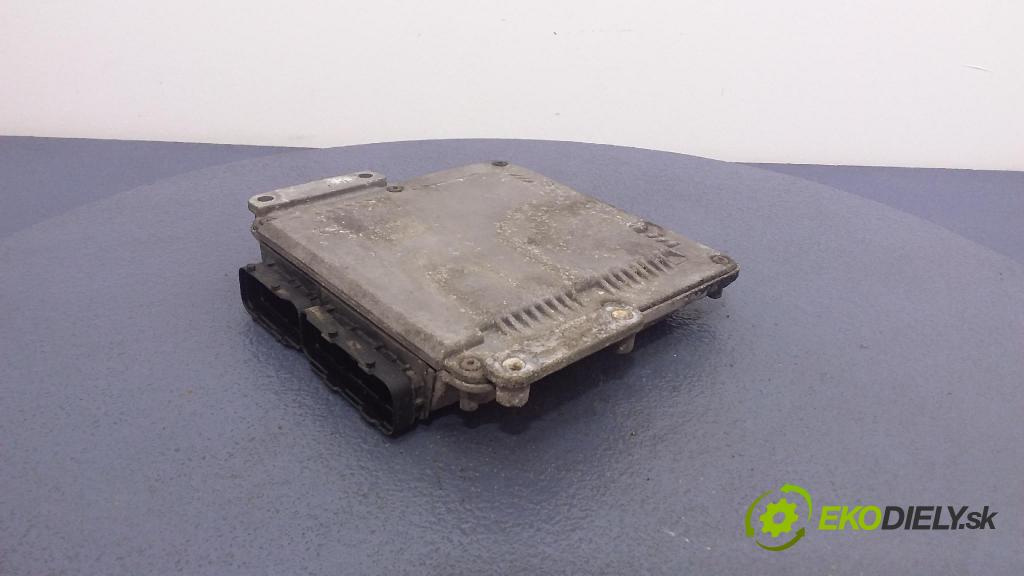 Chrysler Grand voyager 2001 řídící jednotka Motor: P04727664AC