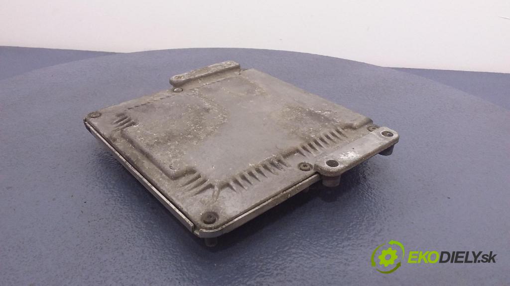 Chrysler Grand voyager 2001 řídící jednotka Motor: P04727664AC