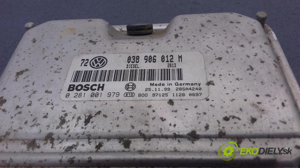 Volkswagen Golf 1999 řídící jednotka Motor: 038906012M