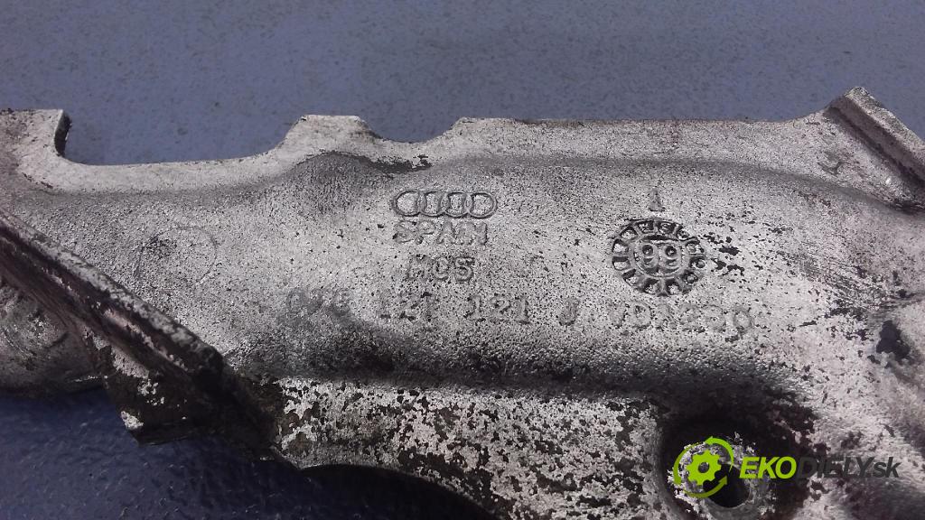 Audi A6 1999 Termostat 078121121J