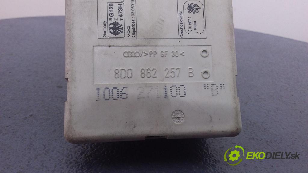 Audi A4 1997 čerpadlo Centrální Zámek 8D0862257B