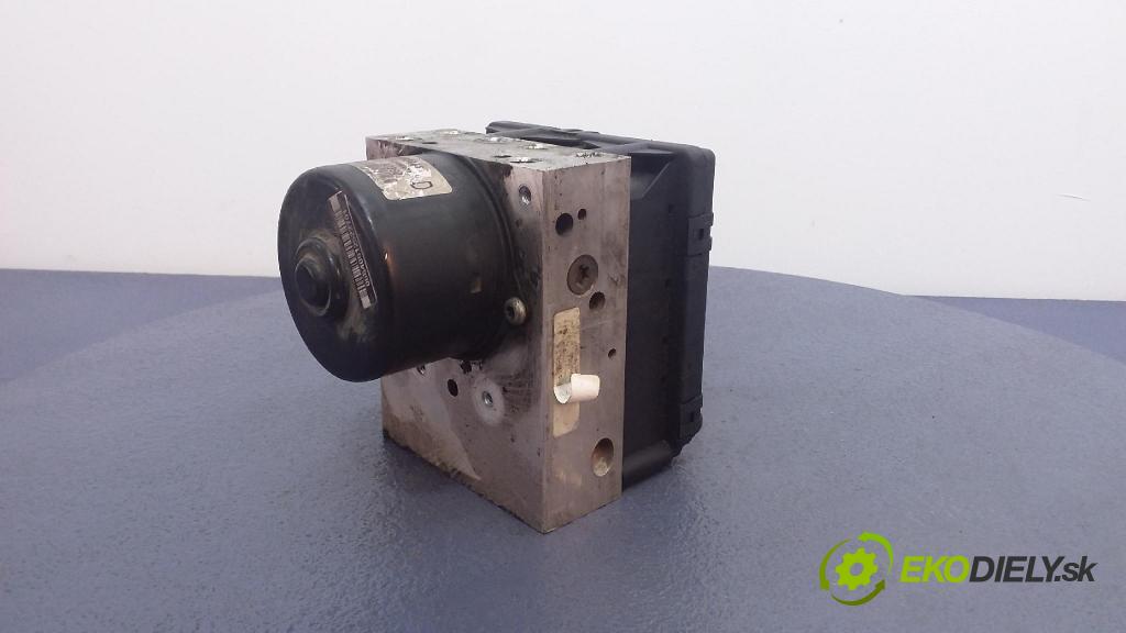 Volvo S80 2000 čerpadlo ABS x 8634413