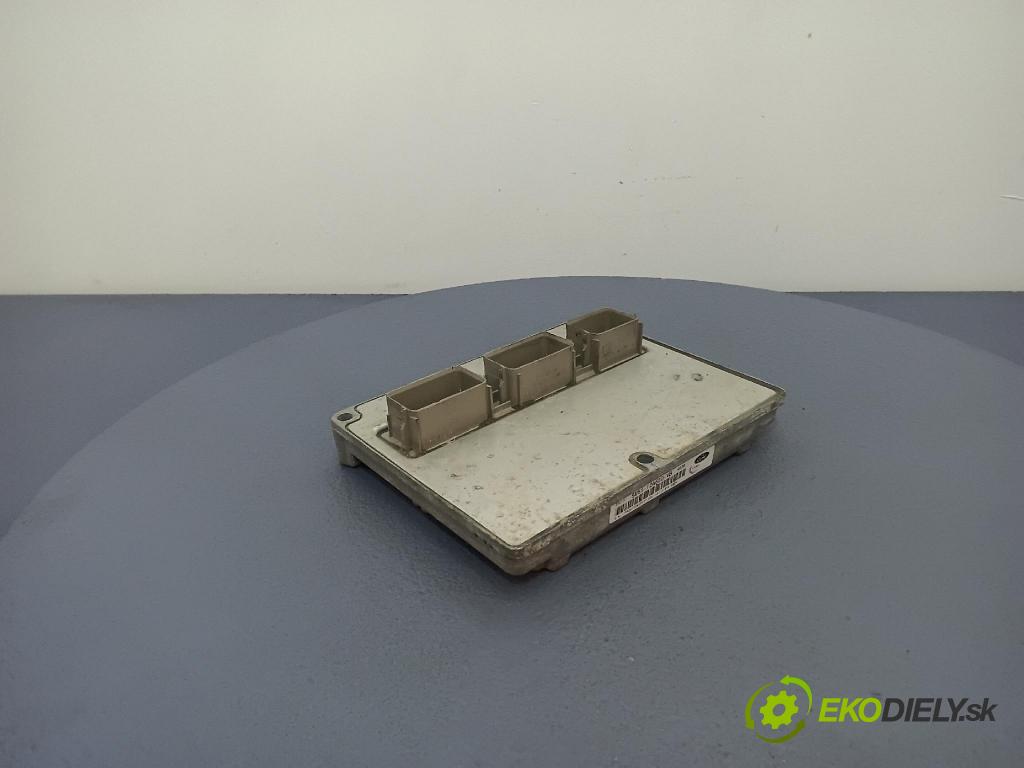 Ford Focus c-max 2006 řídící jednotka Motor: 5M51-12A650-VB