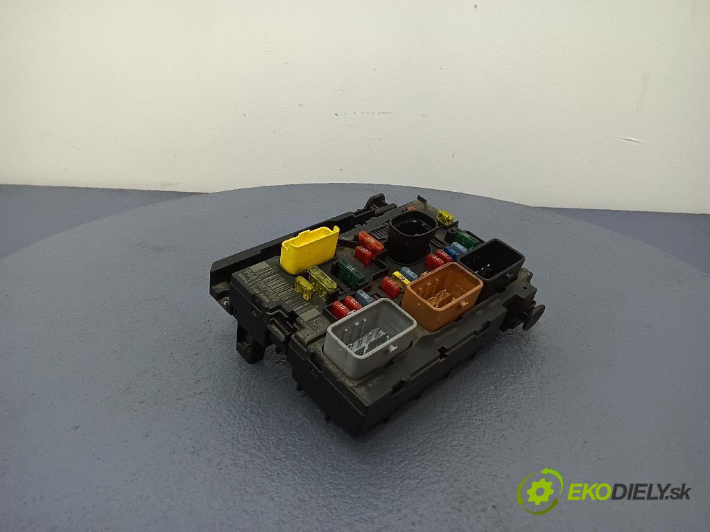 Peugeot 307 2006 skříňka Pojistky 9661087080