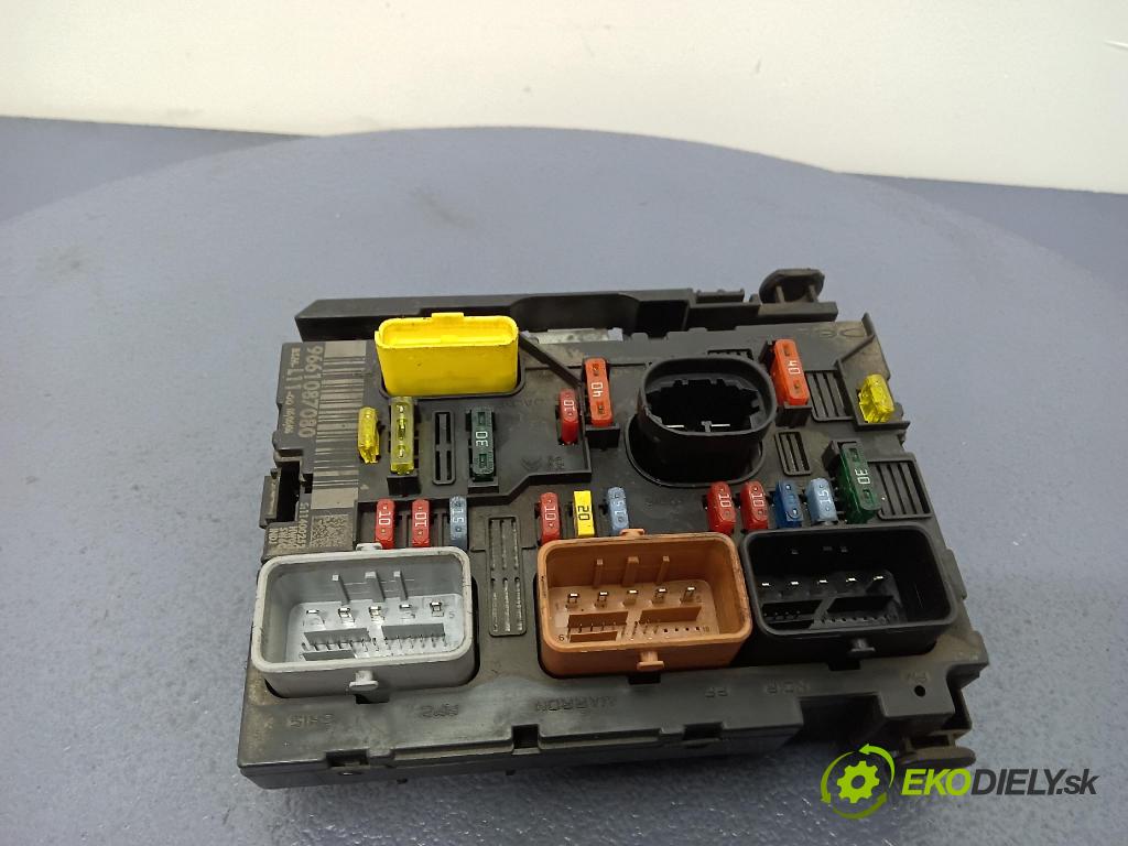 Peugeot 307 2006 skříňka Pojistky 9661087080