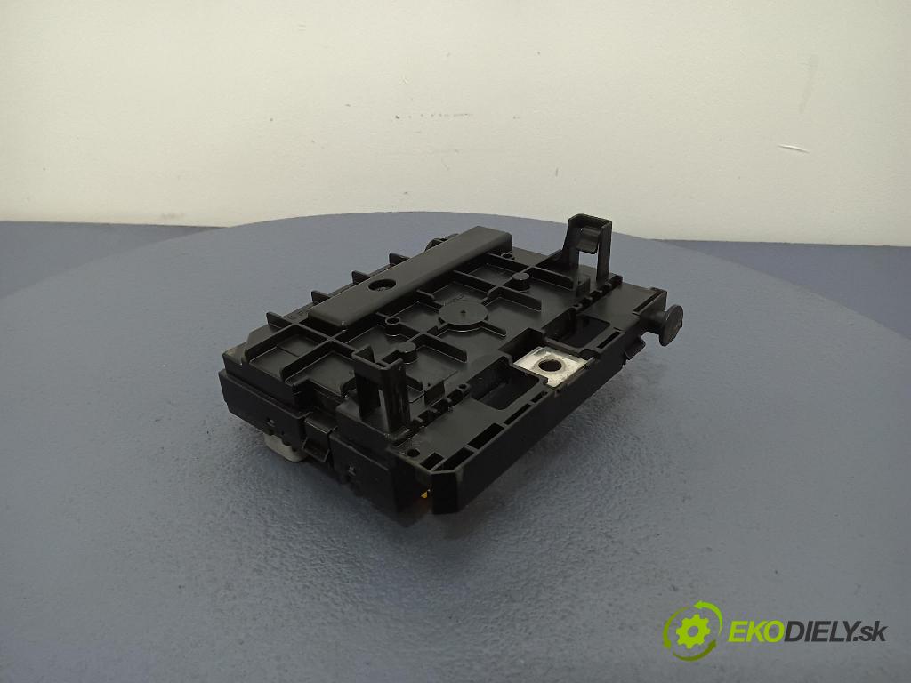 Peugeot 307 2006 skříňka Pojistky 9661087080