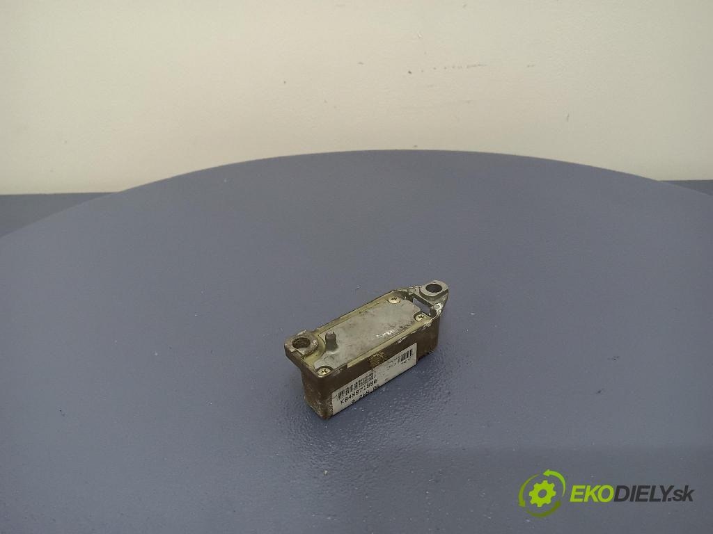 Volkswagen Passat 1997 snímač Vplyv: / Ochrana: Chodci.: 0285001177