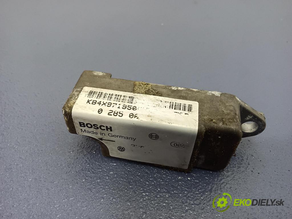 Volkswagen Passat 1997 snímač Vplyv: / Ochrana: Chodci.: 0285001177
