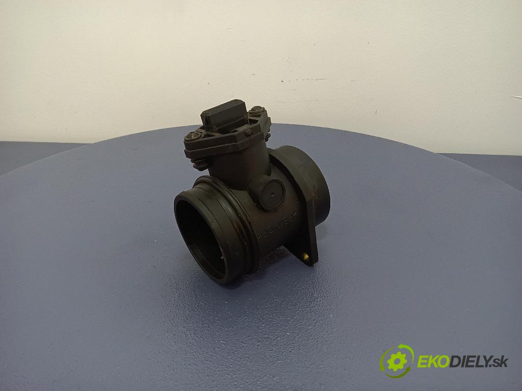 Volkswagen Passat 1997 váha vzduchu 058133471A