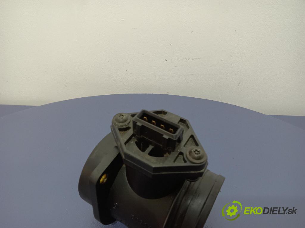 Volkswagen Passat 1997 váha vzduchu 058133471A