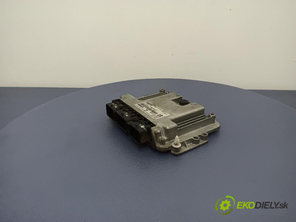 Ford C-max 2006 řídící jednotka Motor: 7M51-12A650-UC