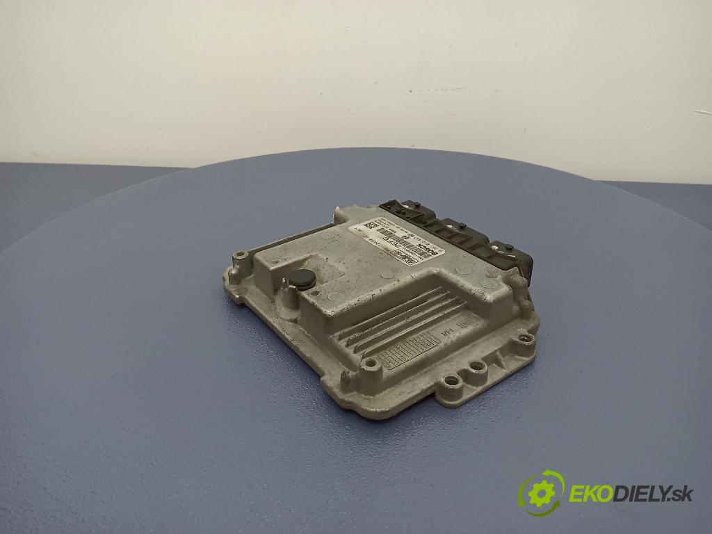 Ford C-max 2006 řídící jednotka Motor: 7M51-12A650-UC