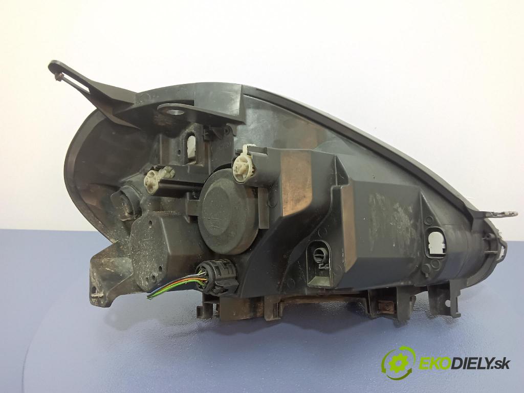 Fiat Punto 2012 Reflektor: Vľavo: 51855644