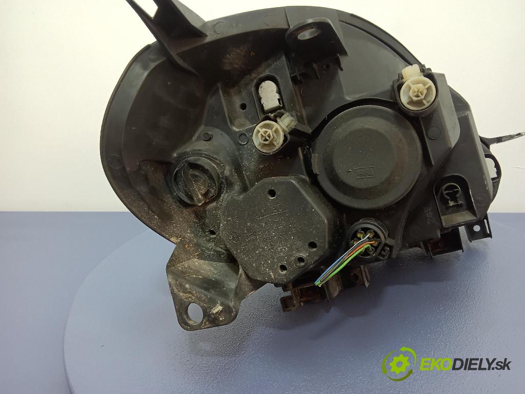 Fiat Punto 2012 Reflektor: Vľavo: 51855644