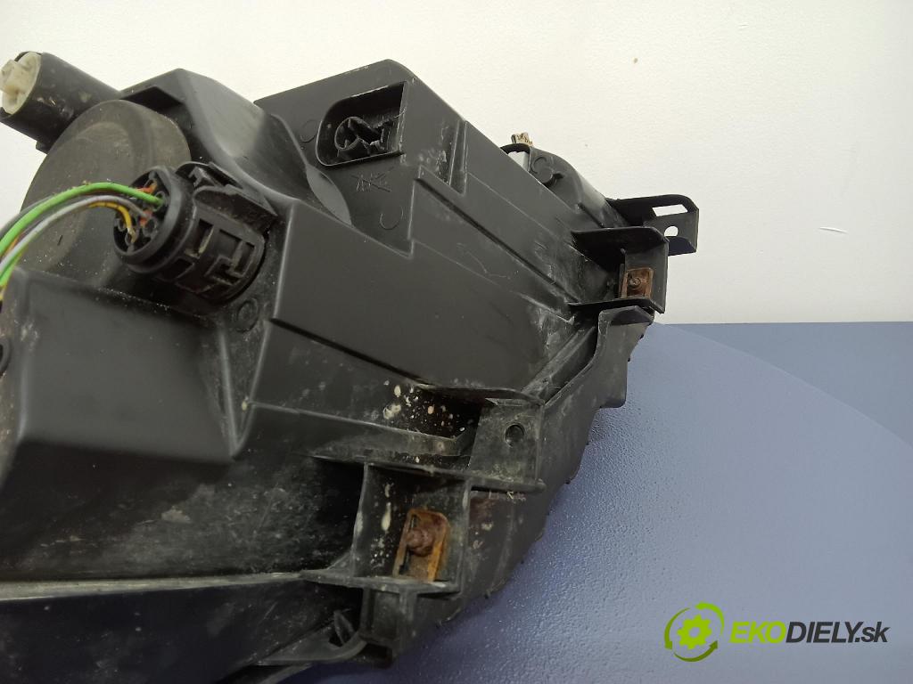 Fiat Punto 2012 Reflektor: Vľavo: 51855644