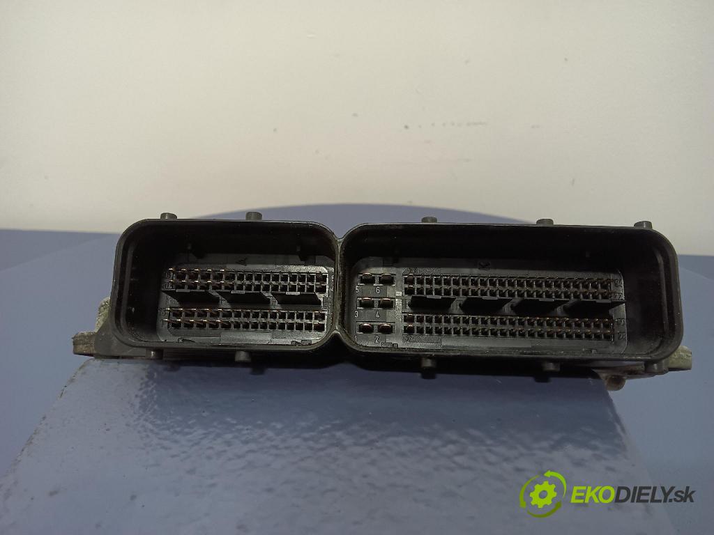 Volkswagen Golf 2004 riadiaca jednotka Motor: 03G906021PM