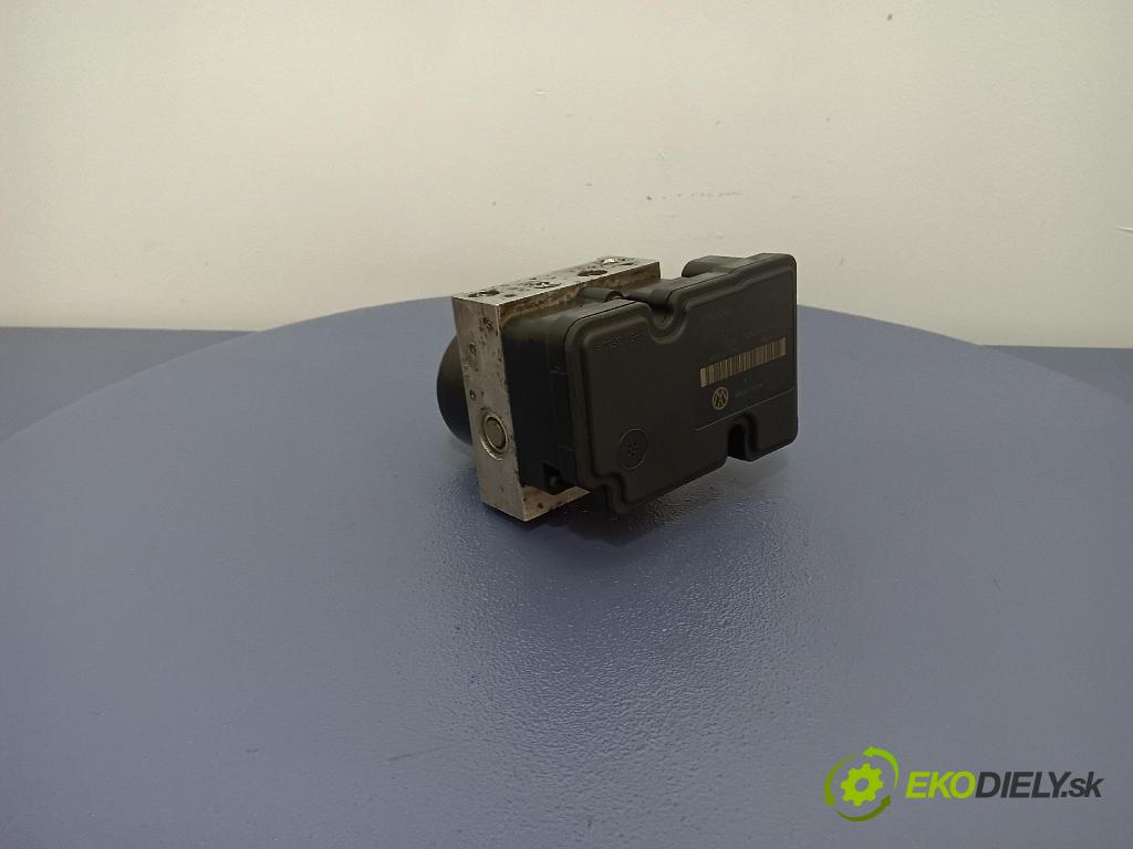 Volkswagen Golf 2004 čerpadlo ABS x 1K0907379P