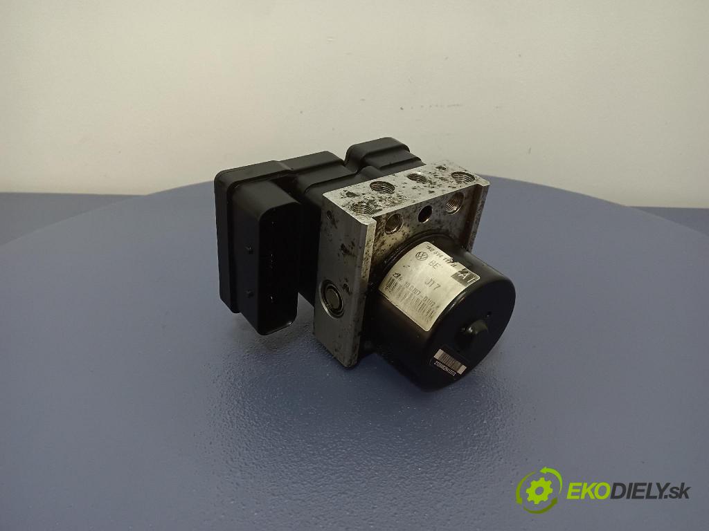 Volkswagen Golf 2004 čerpadlo ABS x 1K0907379P