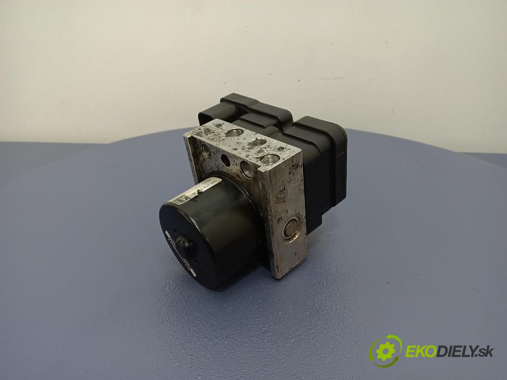 Volkswagen Golf 2004 čerpadlo ABS x 1K0907379P