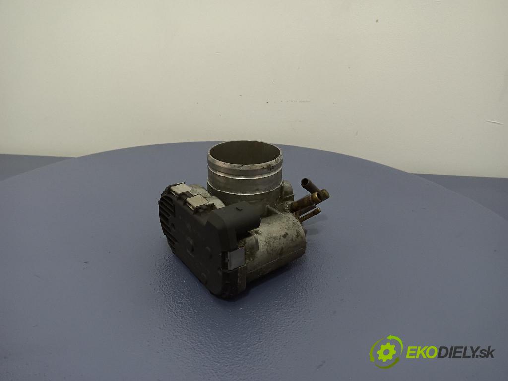 Volkswagen Passat 2002 klapka 06B133062H