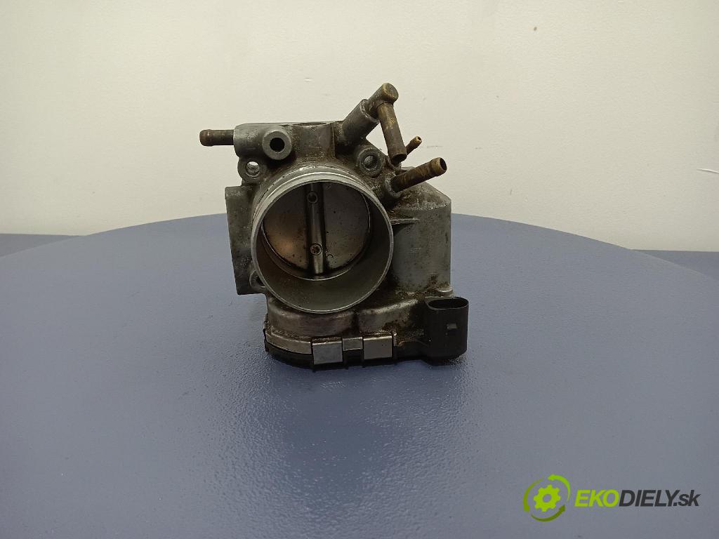 Volkswagen Passat 2002 klapka 06B133062H