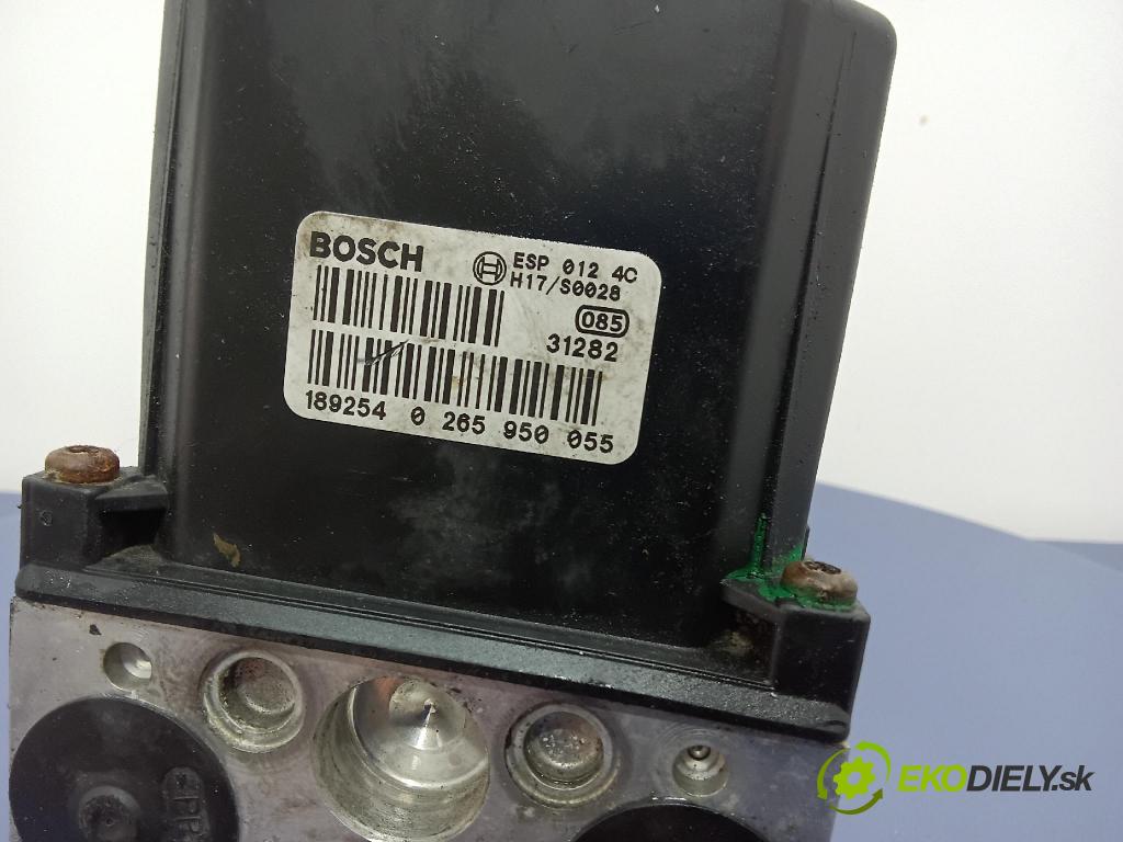 Volkswagen Passat 2002 čerpadlo ABS x 4B0614517G