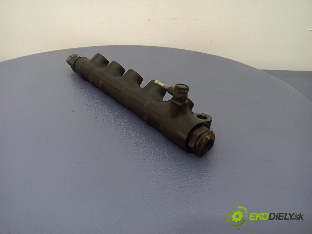 Toyota Corolla 2003 lišta Dodávka: 01